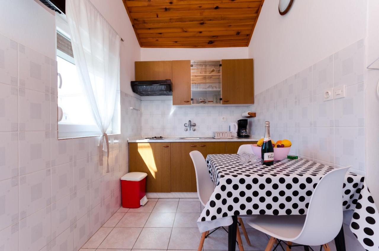 Apartments Anica F Lopar Exterior photo