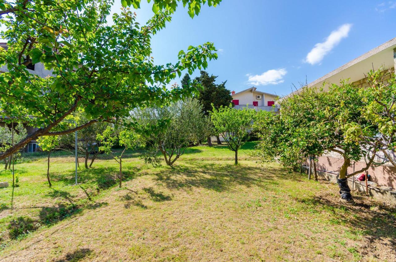 Apartments Anica F Lopar Exterior photo