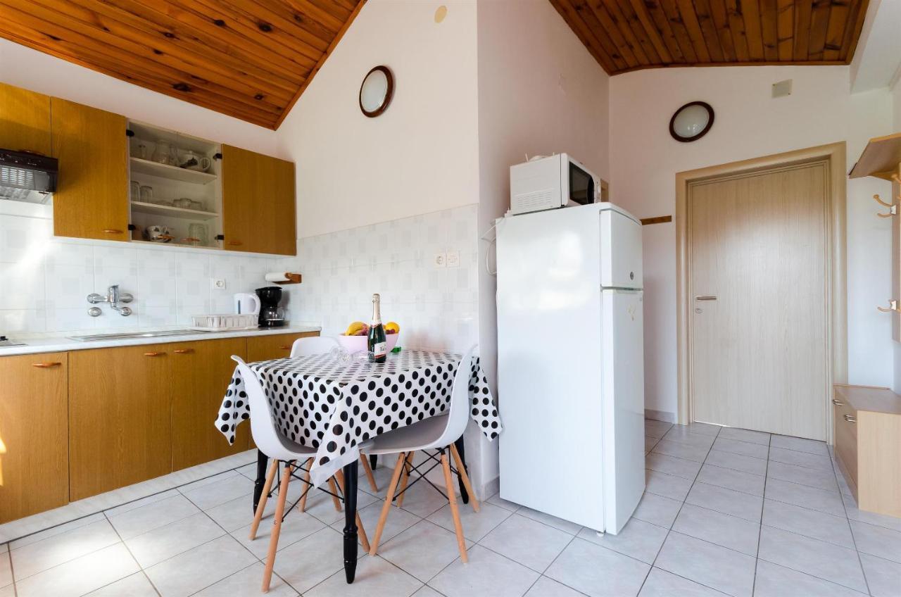 Apartments Anica F Lopar Exterior photo